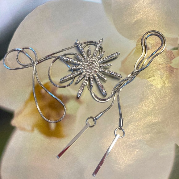 Silver Tone Crystal Flower Necklace - Picture 4 of 4